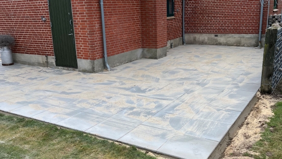 Ny terrassebelægning i Årre