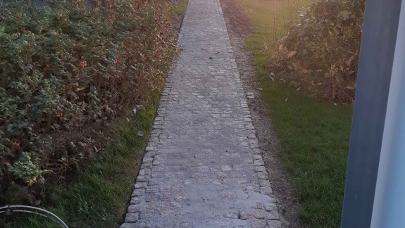 Belægning med brosten